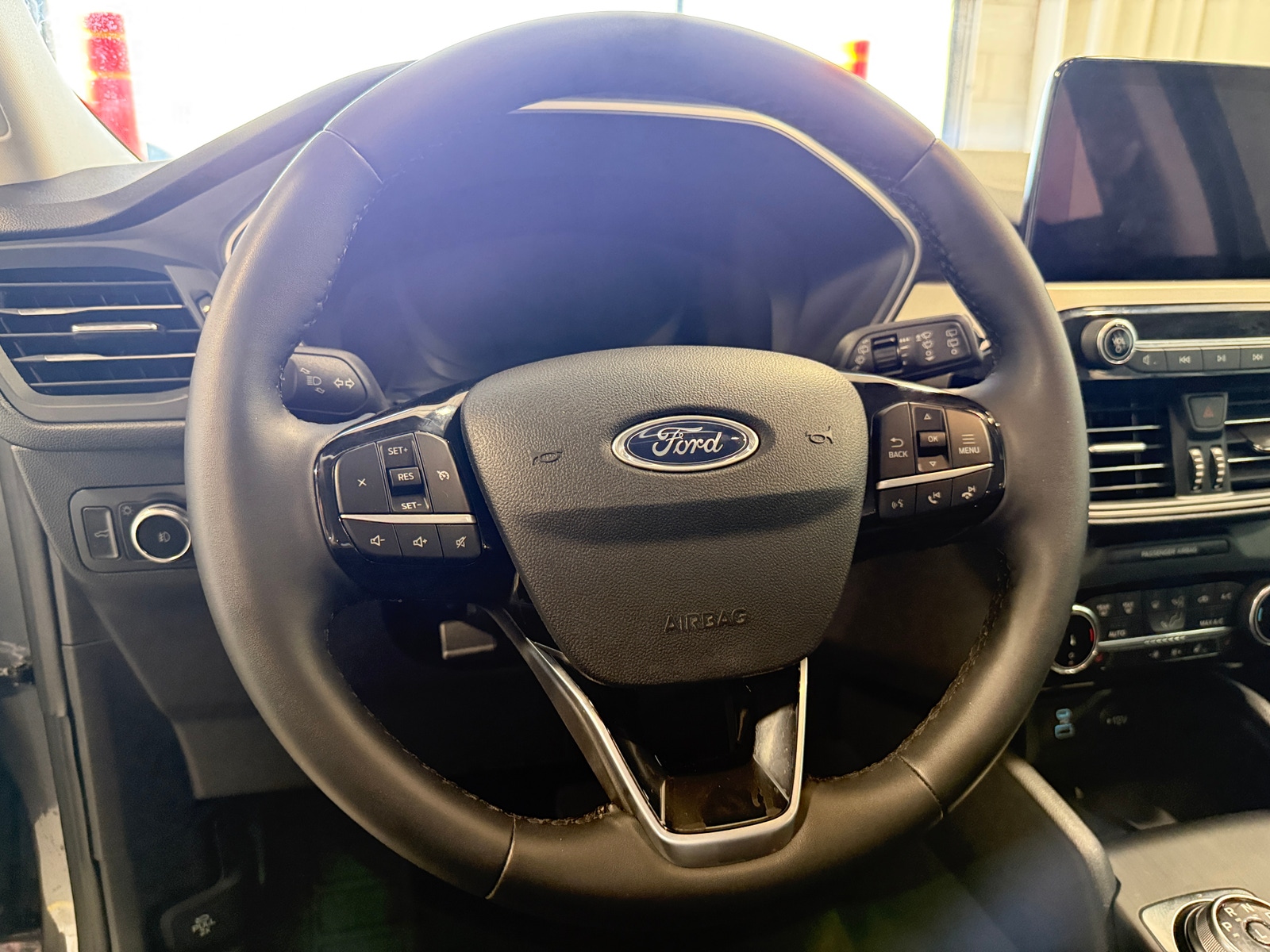 Thumbnail: 2022 Ford Escape - 4
