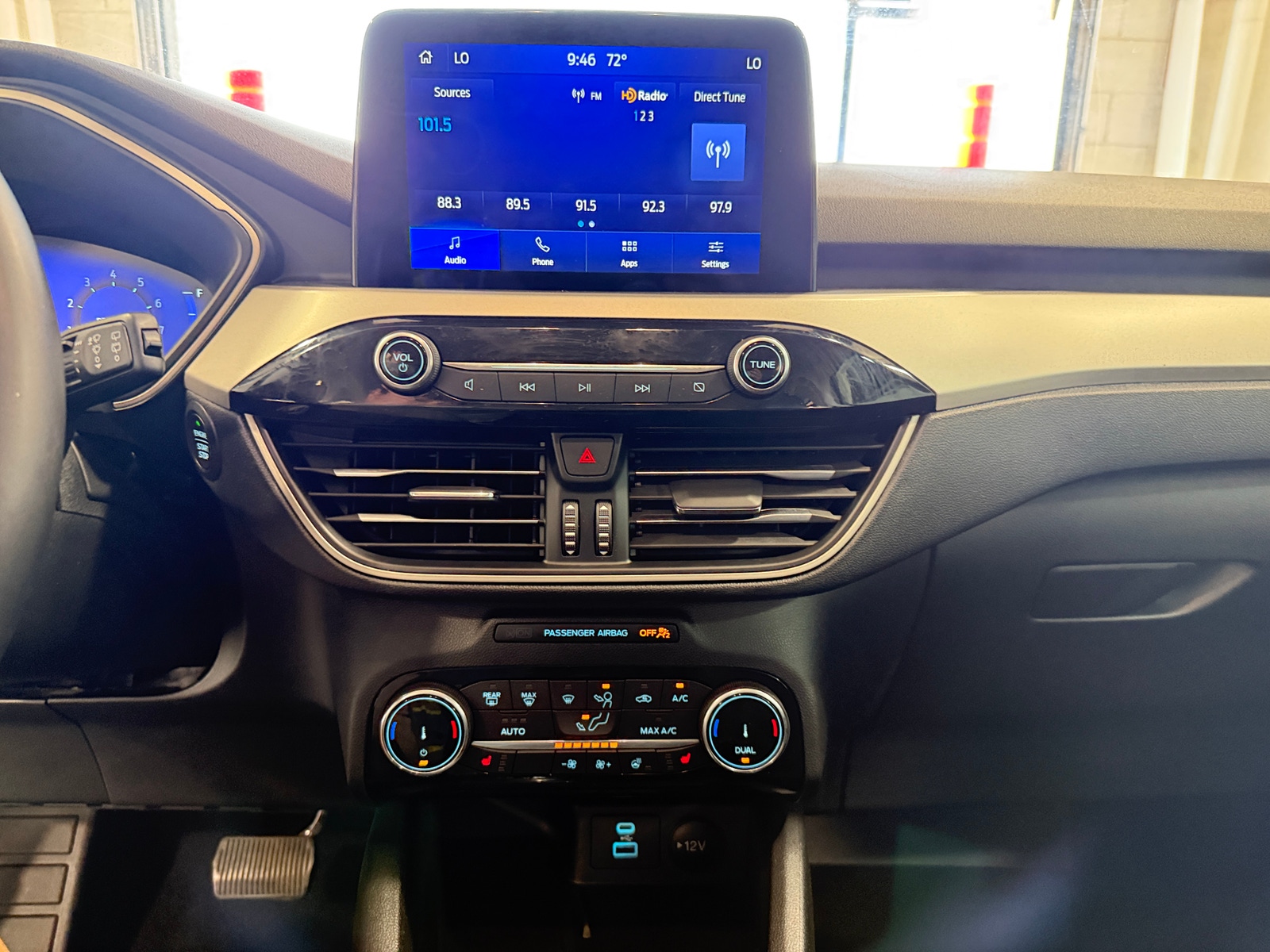 Thumbnail: 2022 Ford Escape - 3