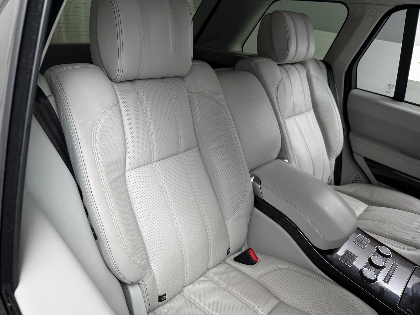 Thumbnail: 2016 Land Rover Range Rover - 5