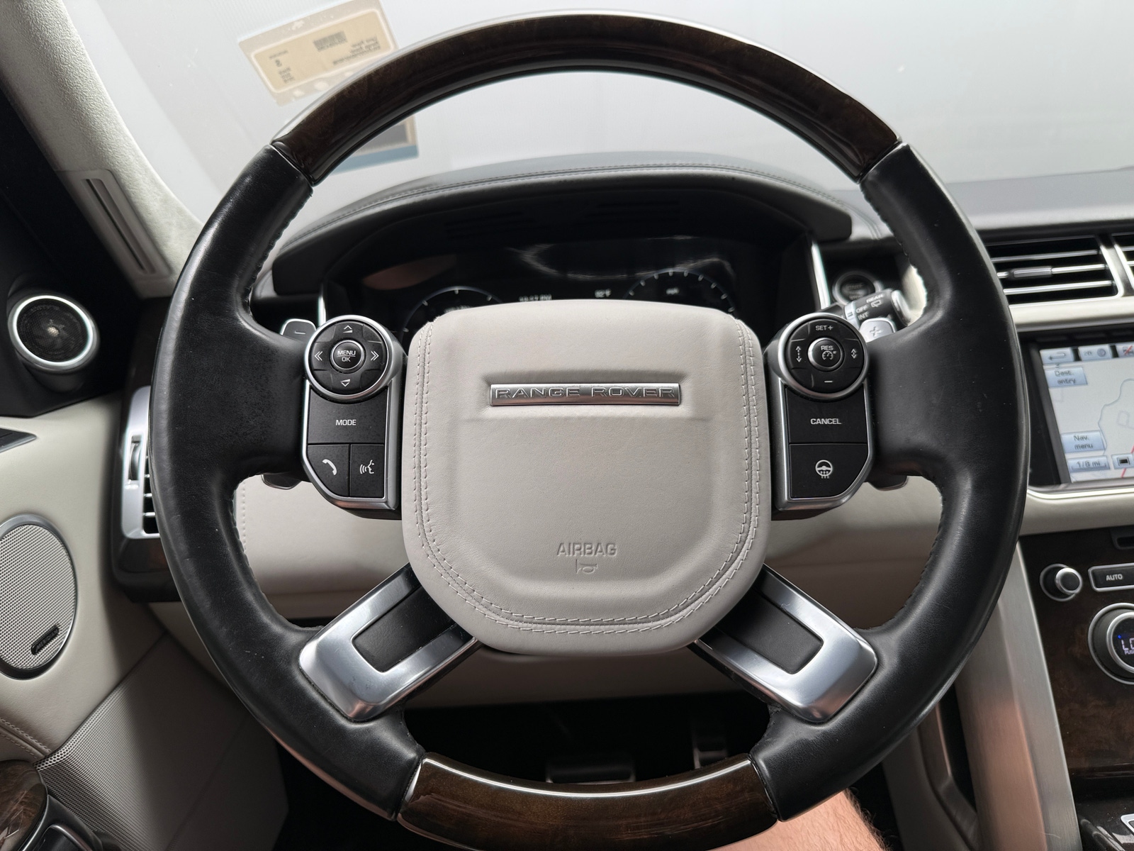 Thumbnail: 2016 Land Rover Range Rover - 4