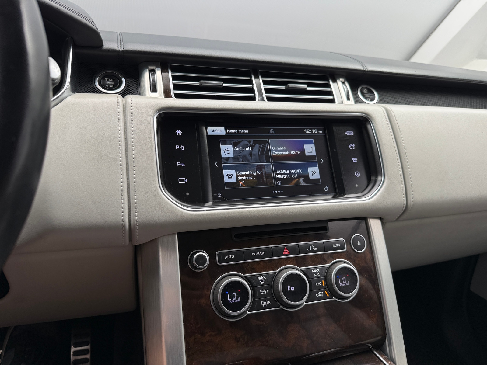 Thumbnail: 2016 Land Rover Range Rover - 3