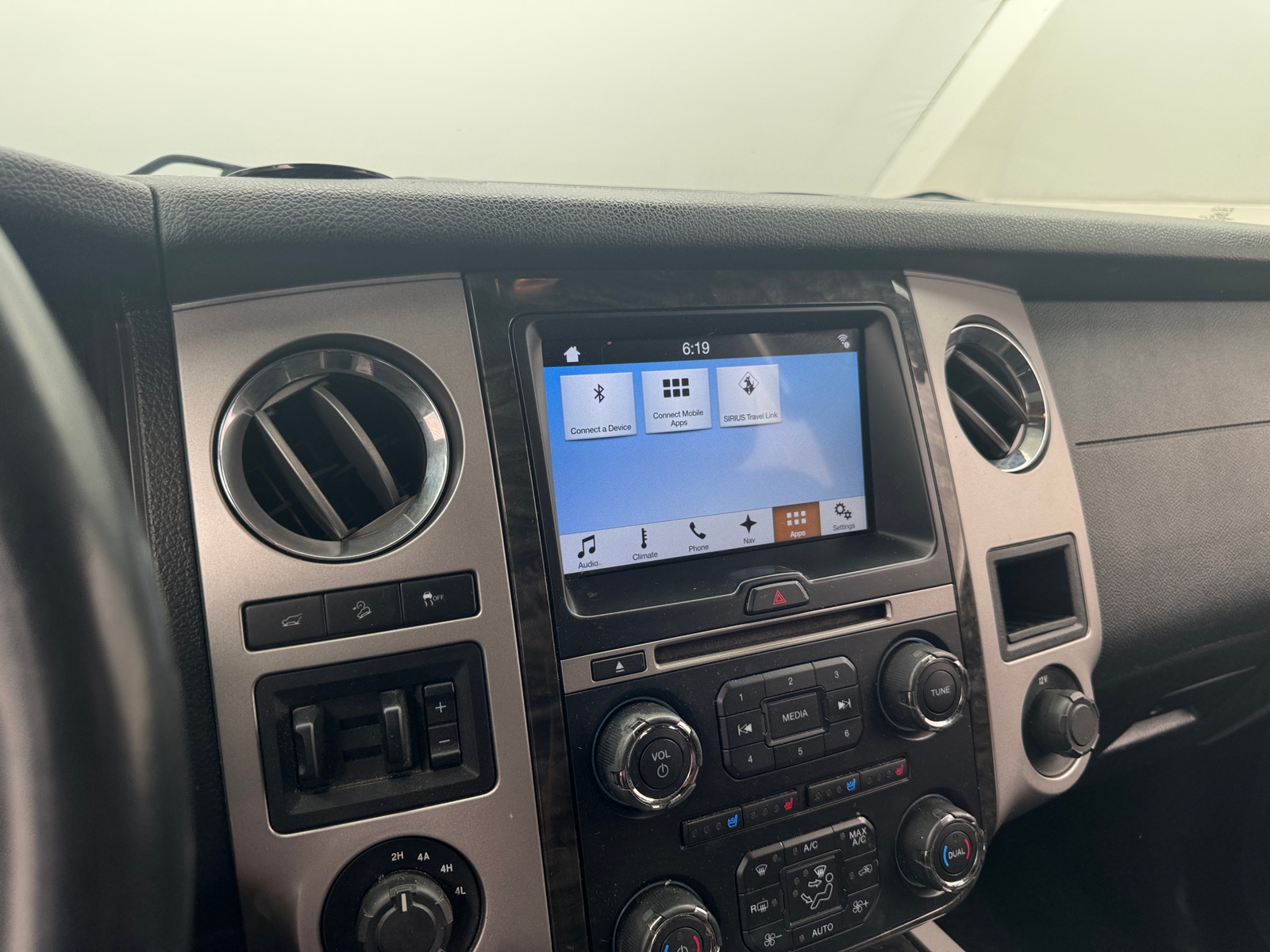 Thumbnail: 2017 Ford Expedition - 3