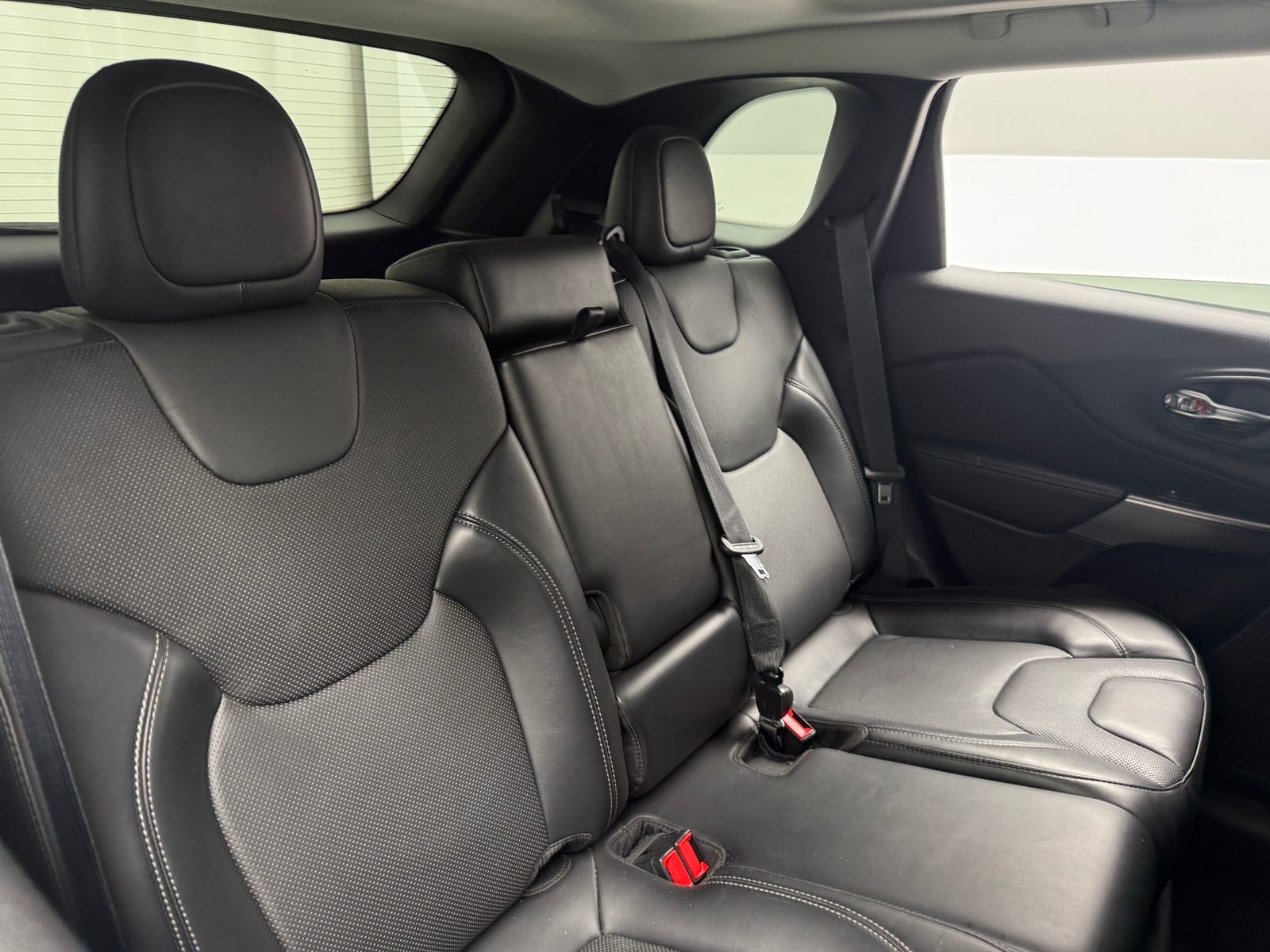 Thumbnail: 2021 Jeep Cherokee - 5