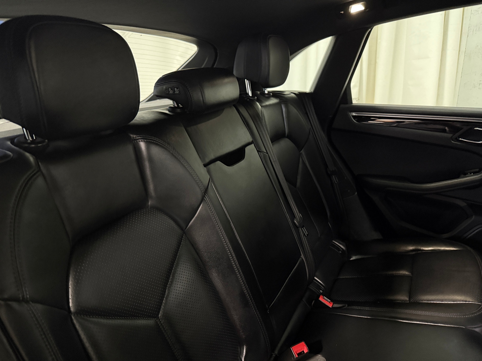 Thumbnail: 2020 Porsche Macan - 5