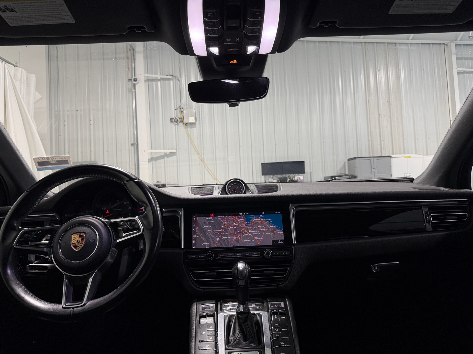 Thumbnail: 2020 Porsche Macan - 2