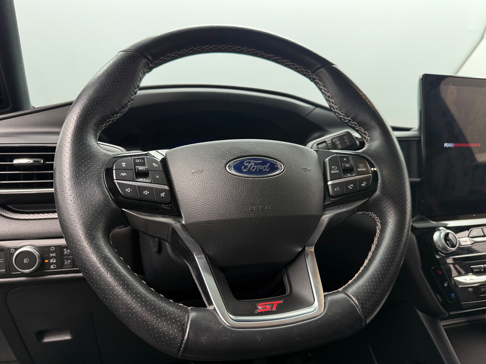 Thumbnail: 2022 Ford Explorer - 4