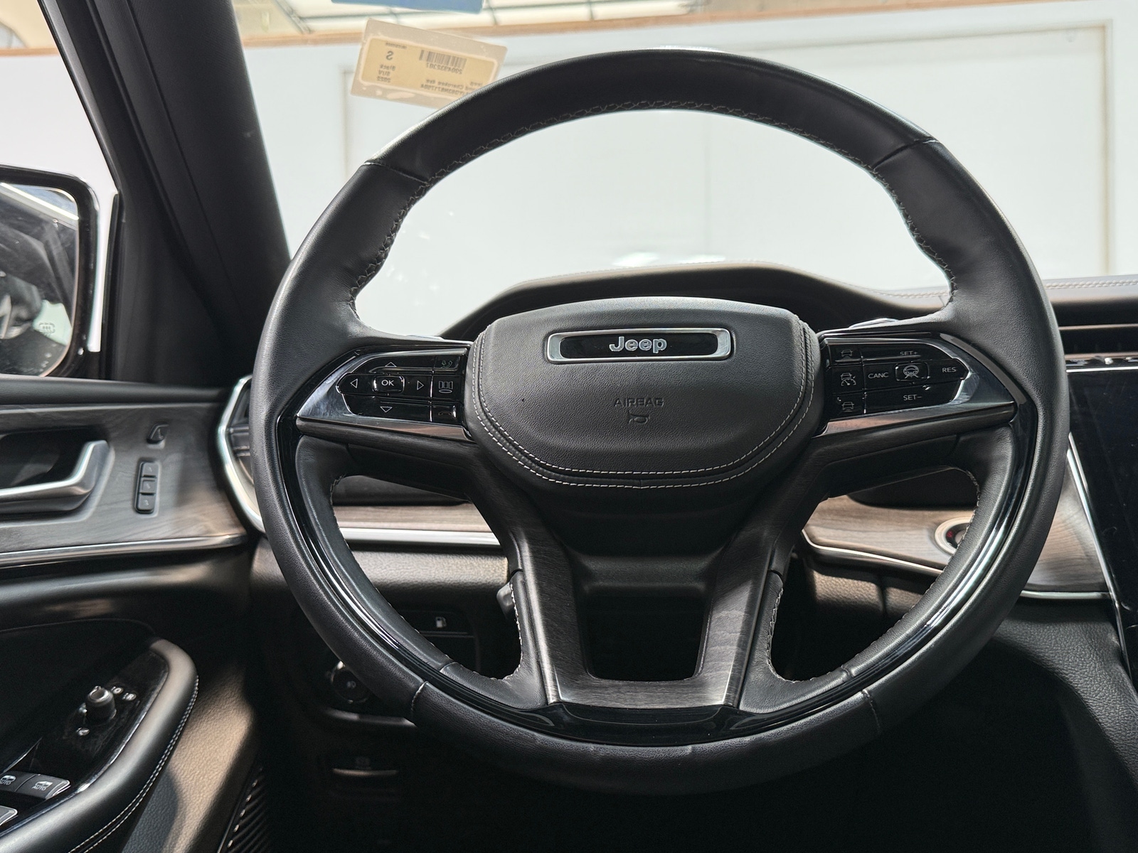 Thumbnail: 2022 Jeep Grand Cherokee - 4