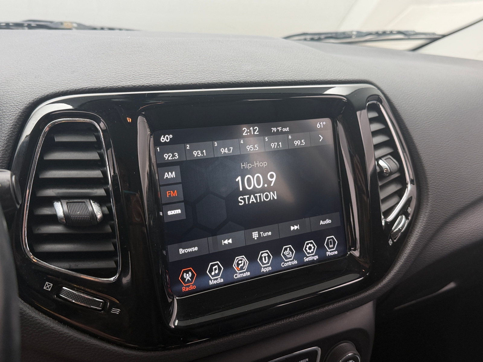 Thumbnail: 2019 Jeep Compass - 3