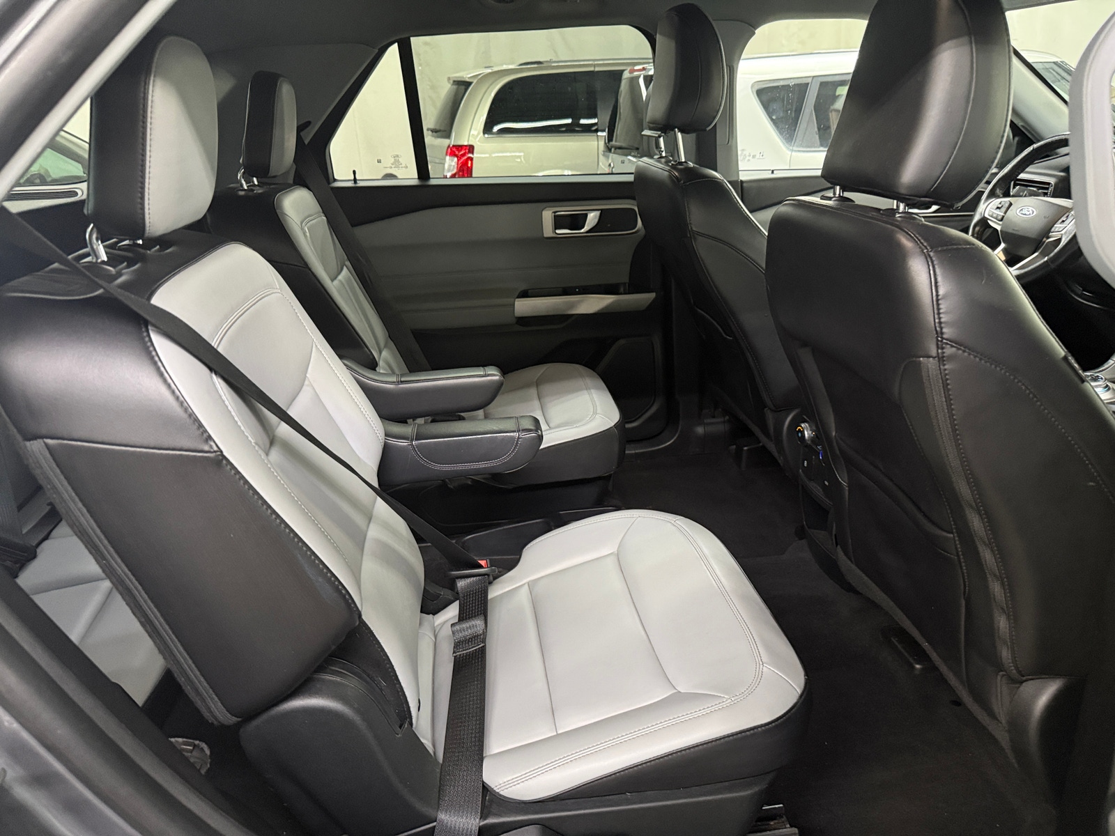 Thumbnail: 2021 Ford Explorer - 6