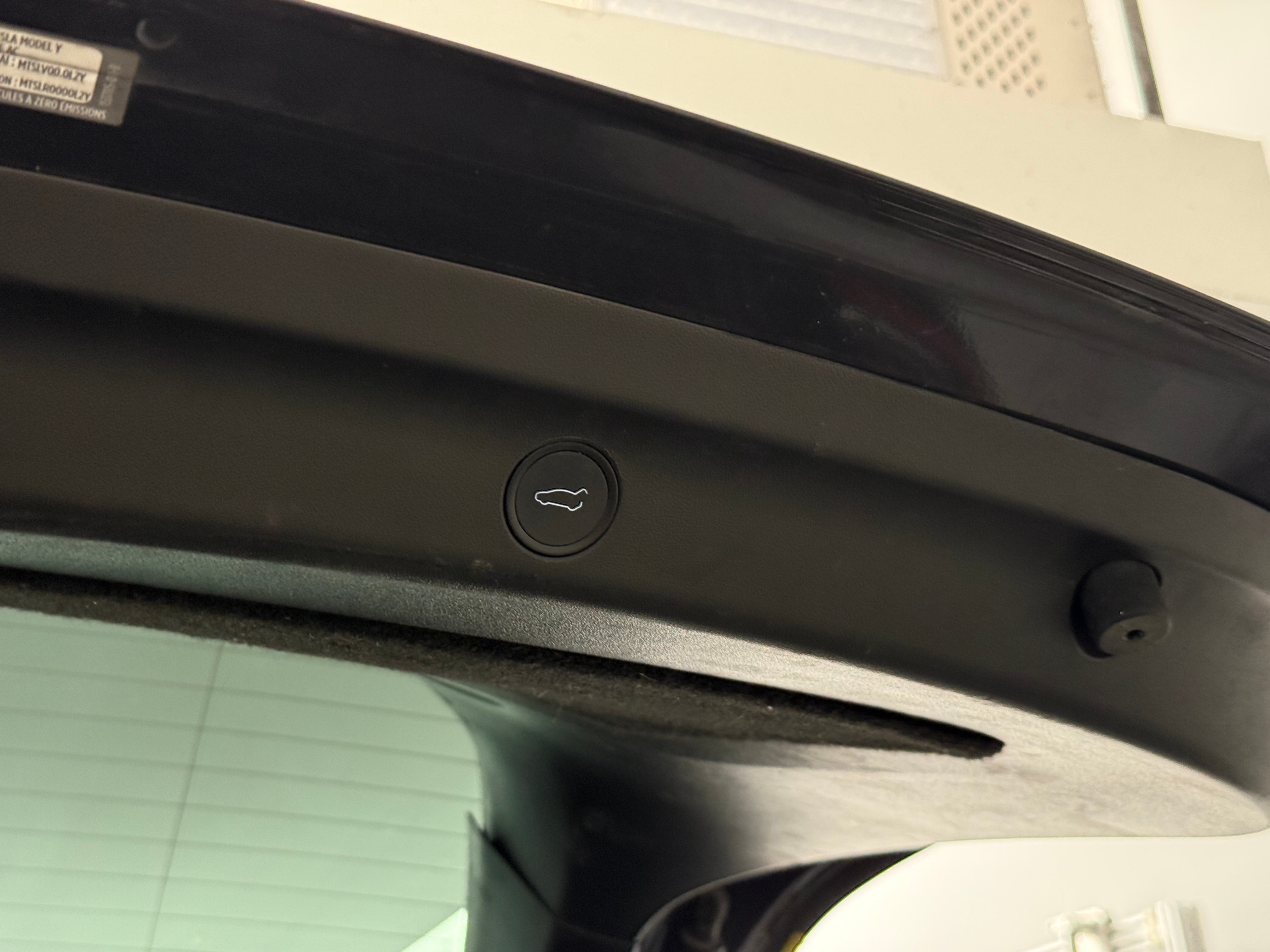 Used 2021 Tesla Model Y Long Range with VIN 5YJYGDEE6MF111816 for sale in Oak Creek, WI