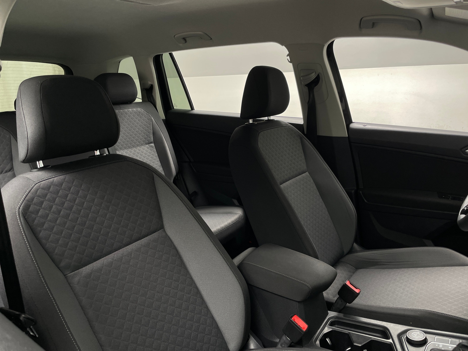 Thumbnail: 2019 Volkswagen Tiguan - 2