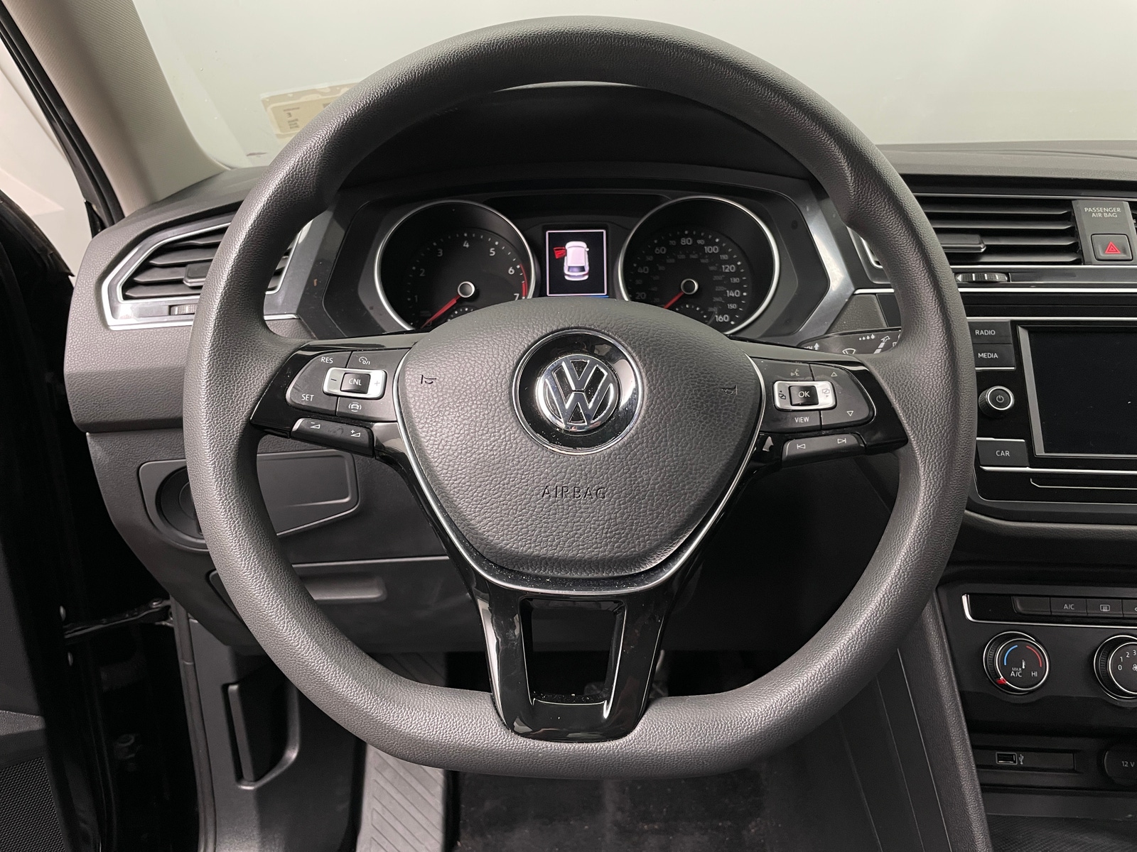 Thumbnail: 2019 Volkswagen Tiguan - 5