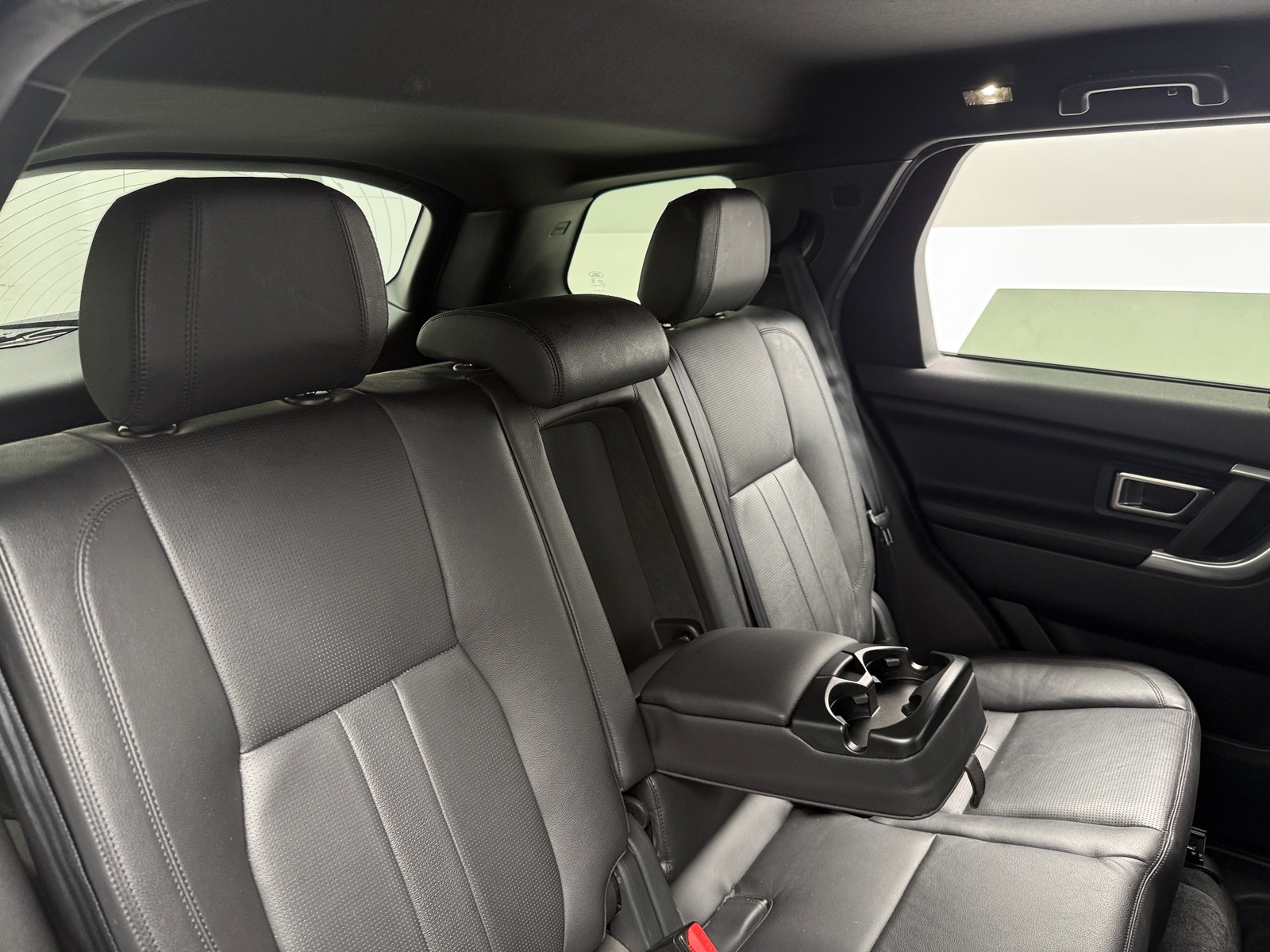 Thumbnail: 2018 Land Rover Discovery Sport - 5