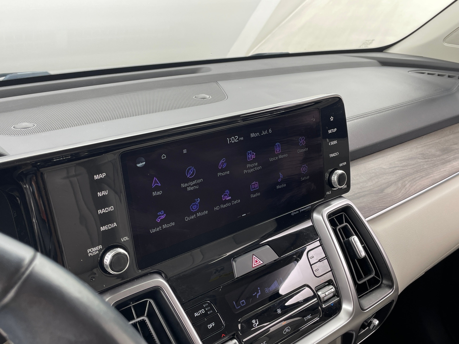Thumbnail: 2023 Kia Sorento - 3