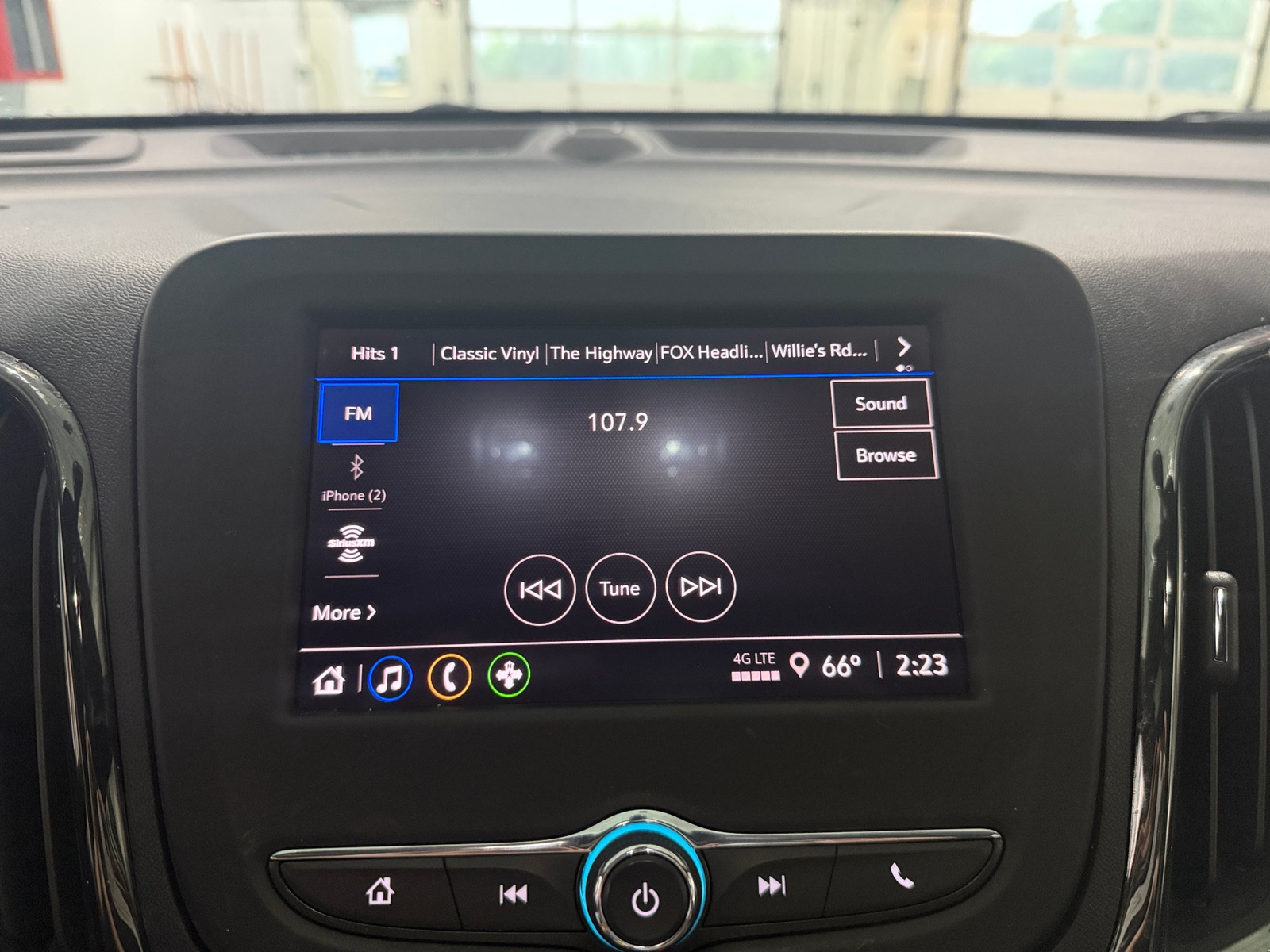 Thumbnail: 2023 Chevrolet Equinox - 4