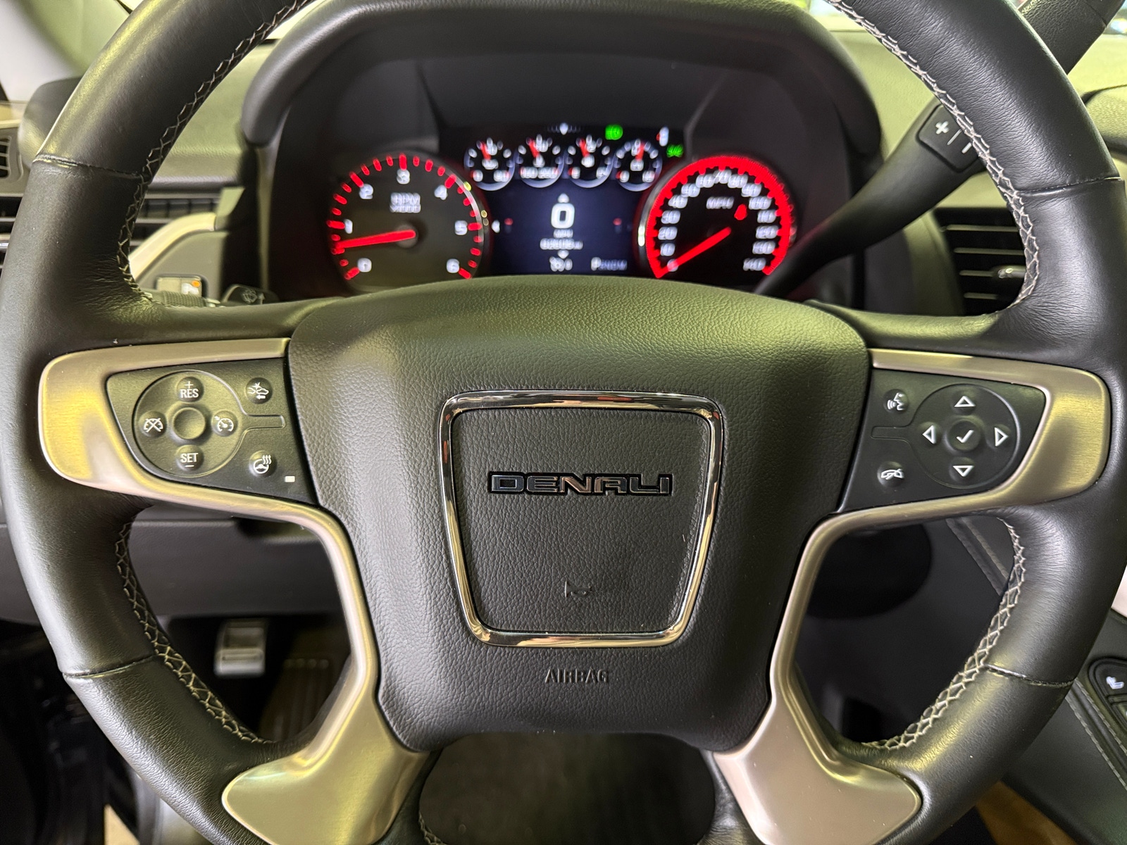 Thumbnail: 2016 GMC Yukon - 4