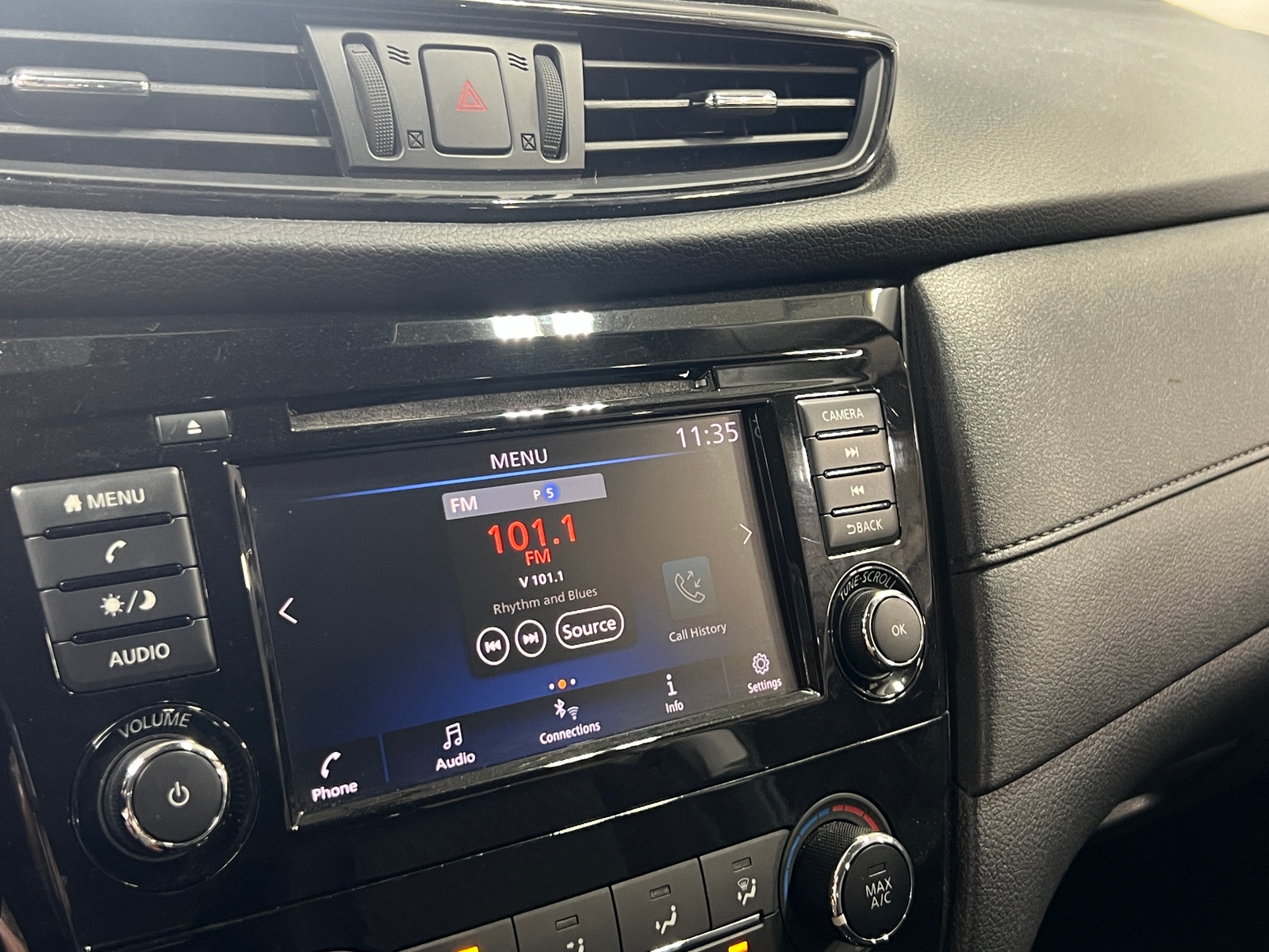 Thumbnail: 2019 Nissan Rogue - 4
