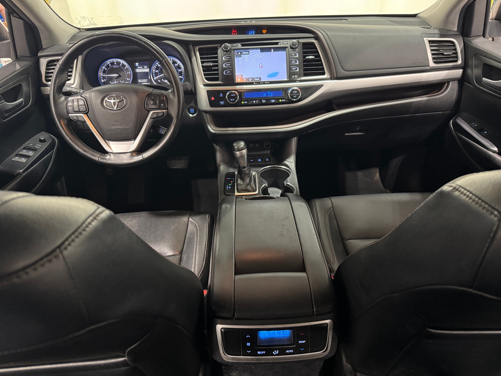 Thumbnail: 2018 Toyota Highlander - 2