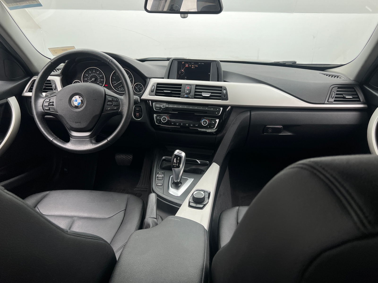 Thumbnail: 2016 BMW 3 Series - 2