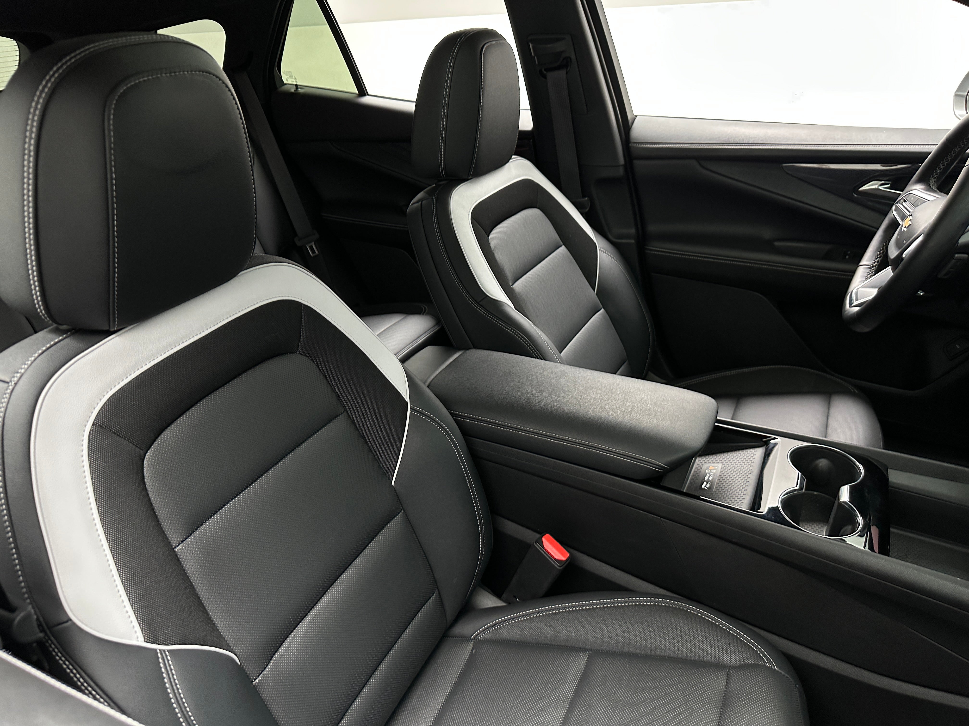 Used 2024 Chevrolet Blazer EV LT with VIN 3GNKDBRJXRS211496 for sale in Auburn, WA