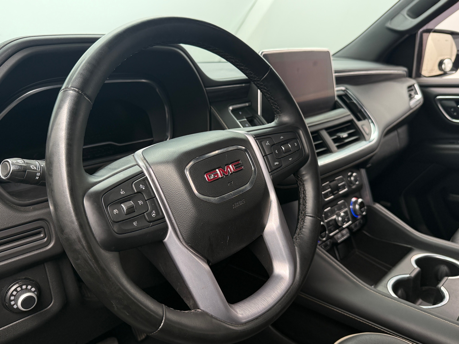 Thumbnail: 2023 GMC Yukon XL - 4