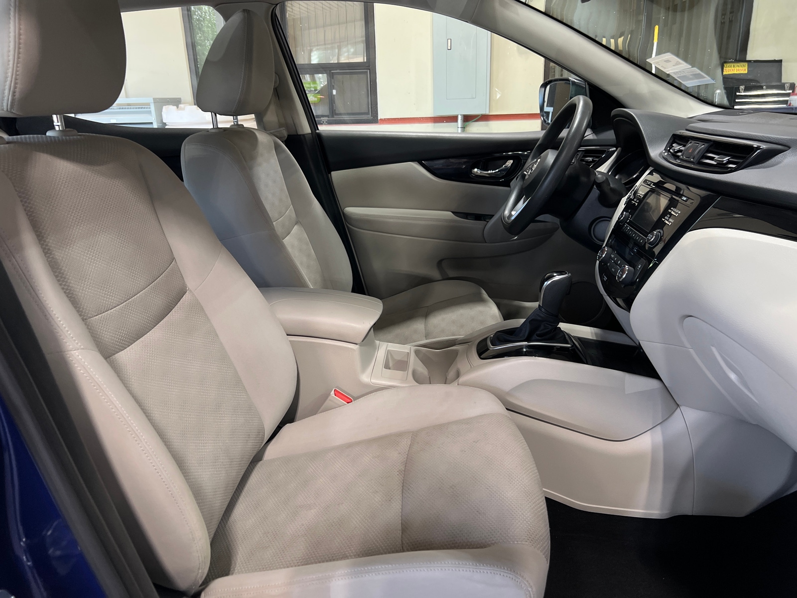 Thumbnail: 2018 Nissan Rogue Sport - 2