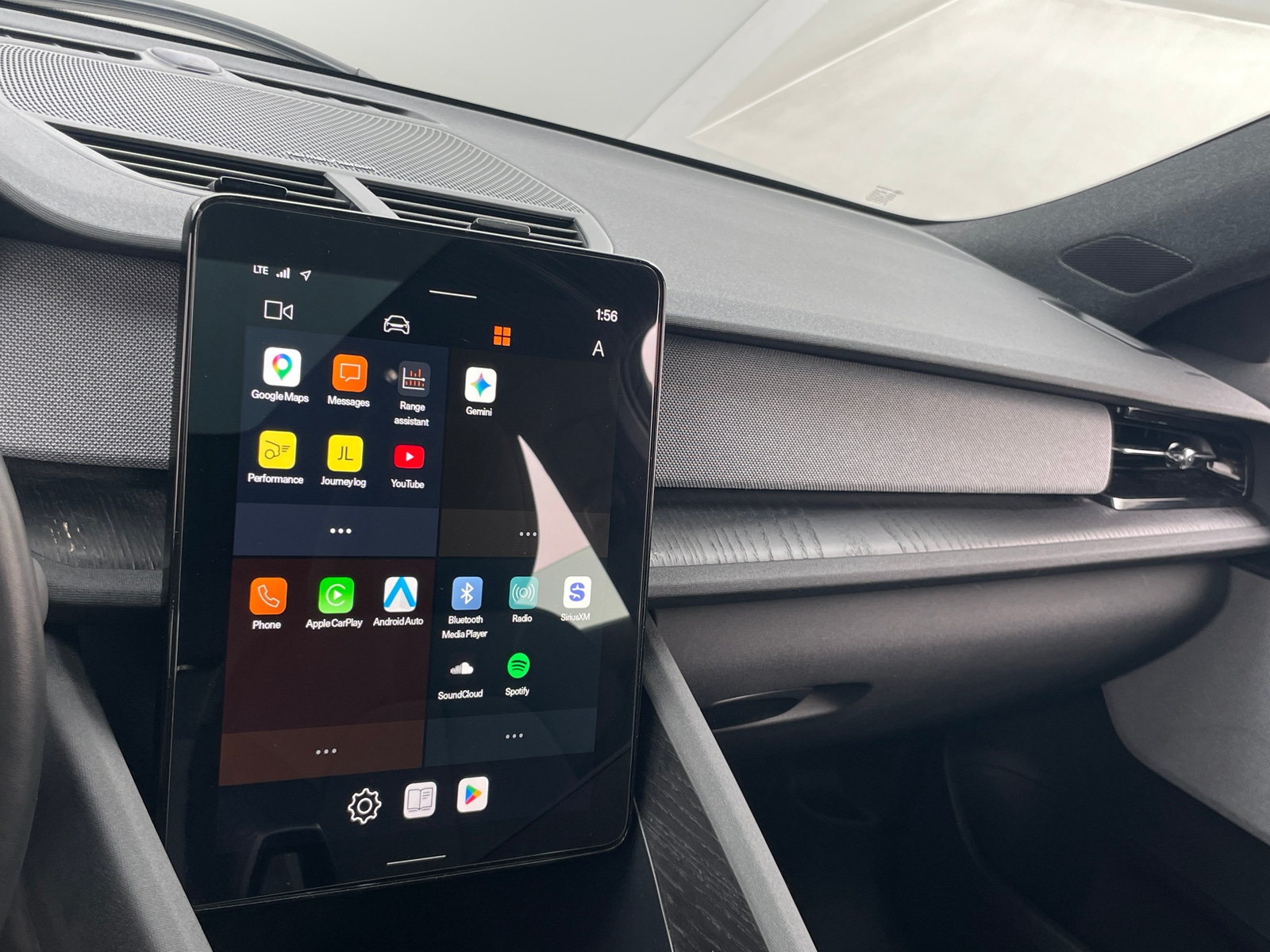 Thumbnail: 2022 Polestar 2 - 4
