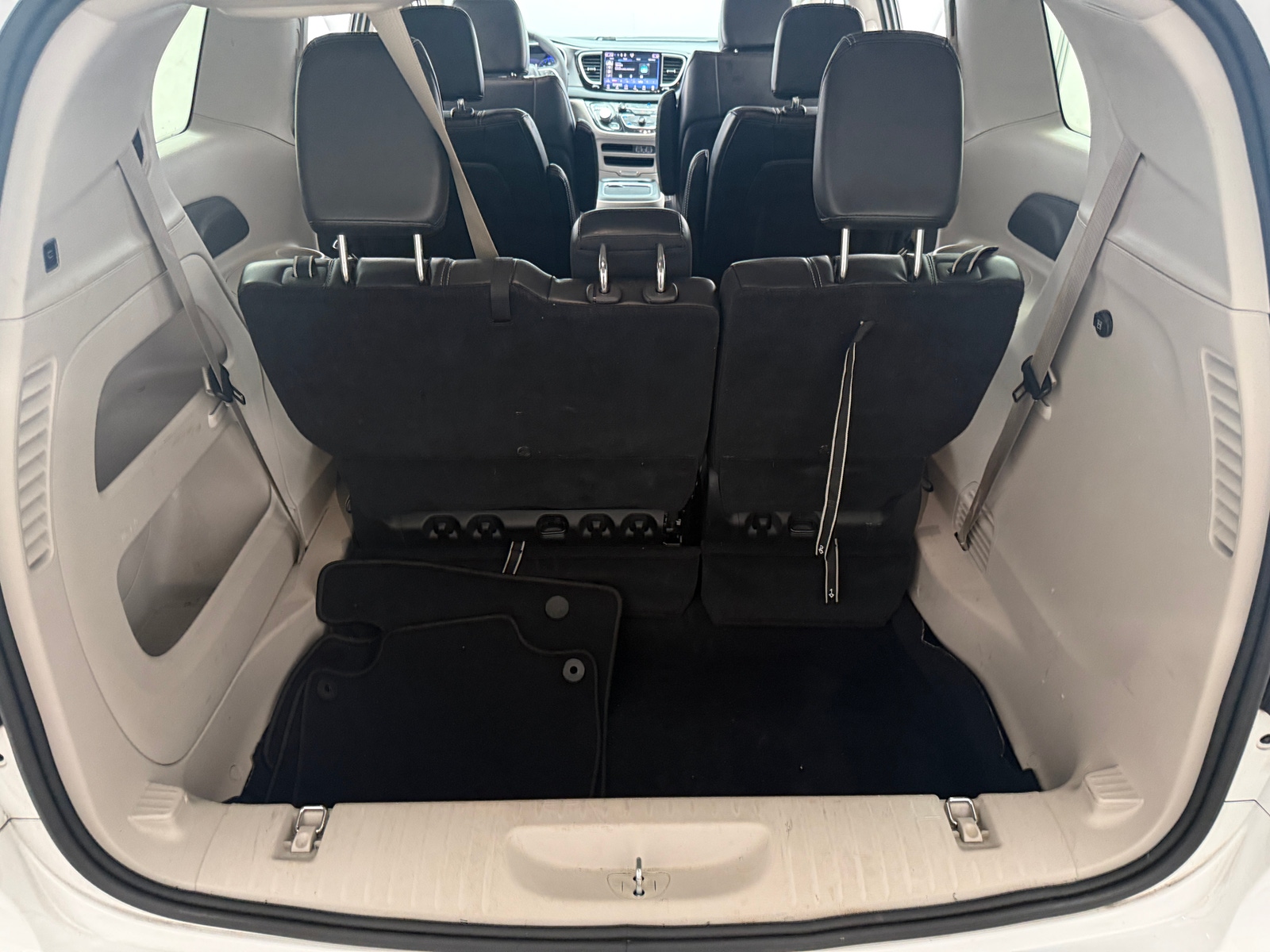 Thumbnail: 2024 Chrysler Pacifica - 6