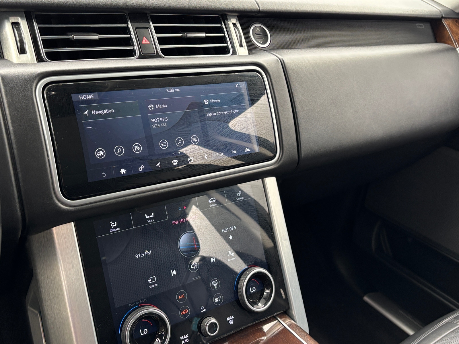 Thumbnail: 2020 Land Rover Range Rover - 3