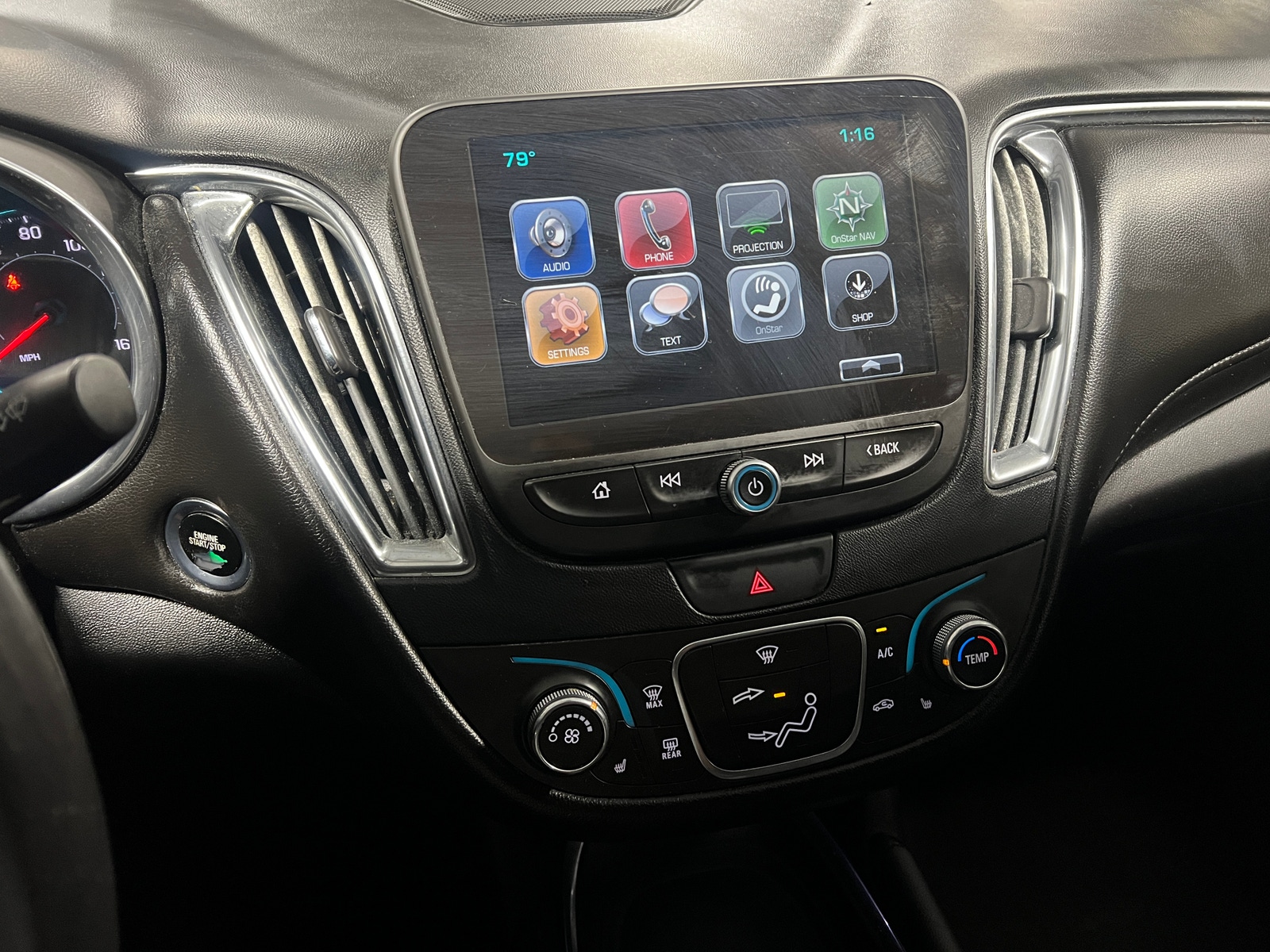 Thumbnail: 2017 Chevrolet Malibu - 3