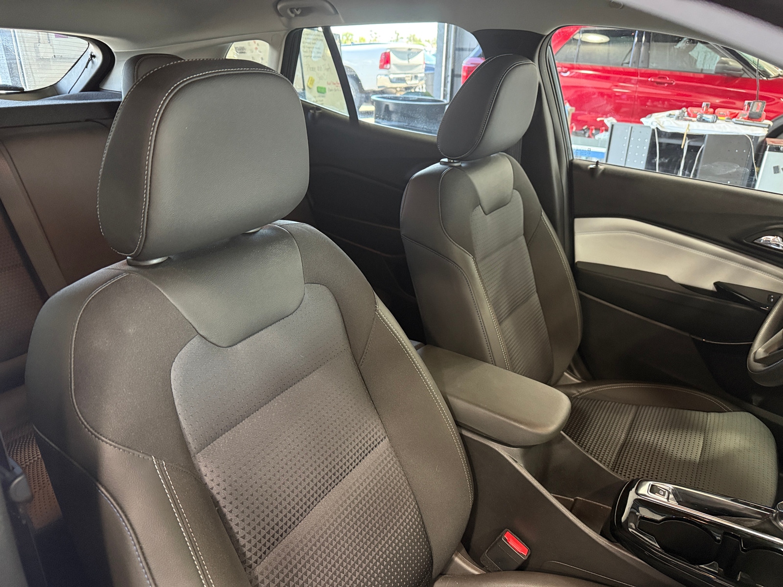Thumbnail: 2025 Chevrolet Trax - 2