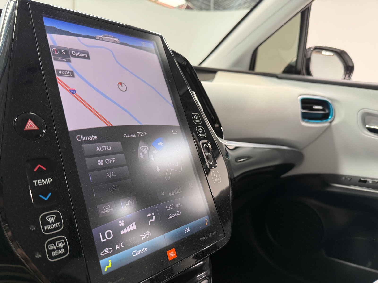 Thumbnail: 2017 Toyota Prius Prime - 4