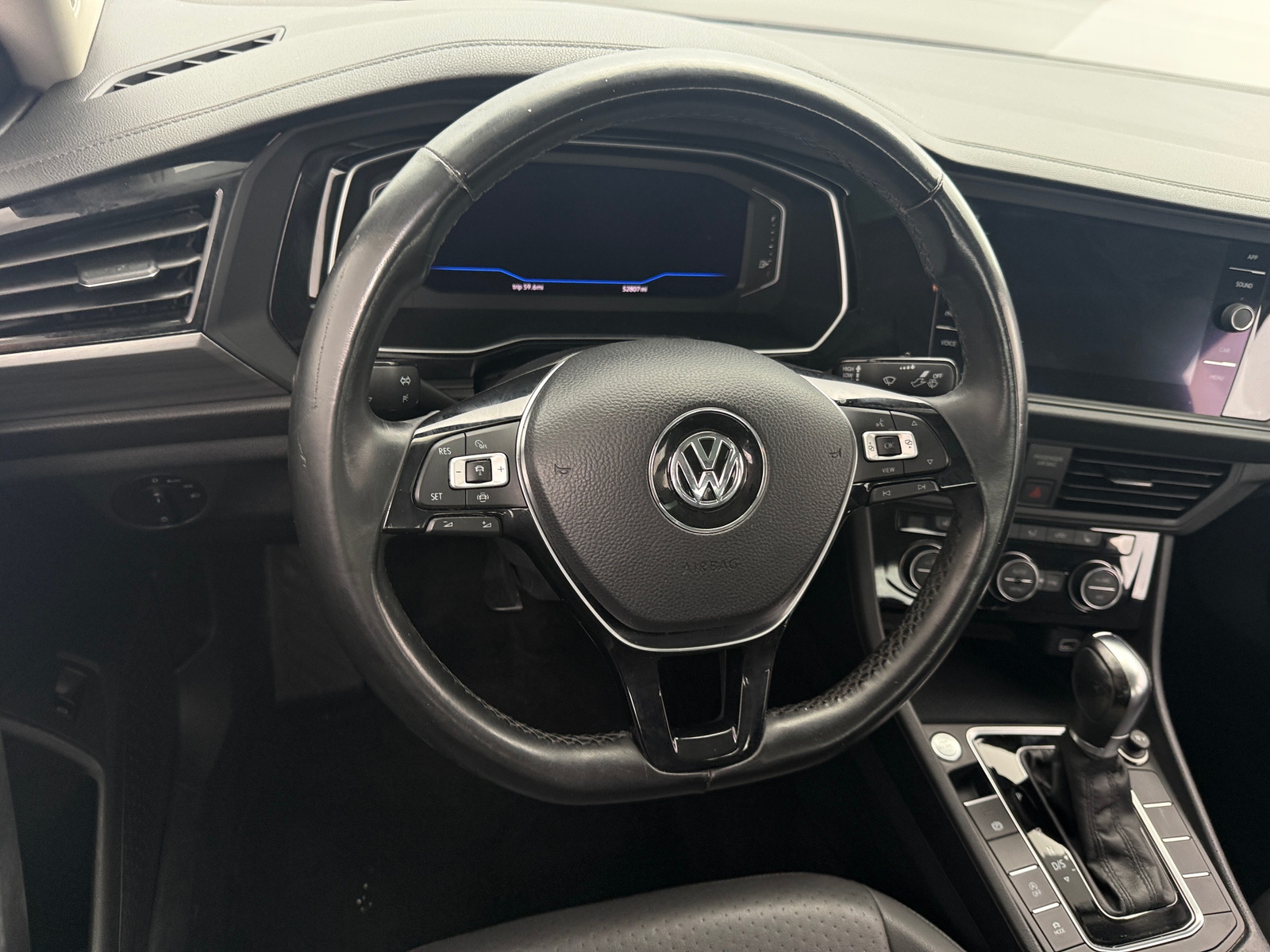 Thumbnail: 2019 Volkswagen Jetta - 4