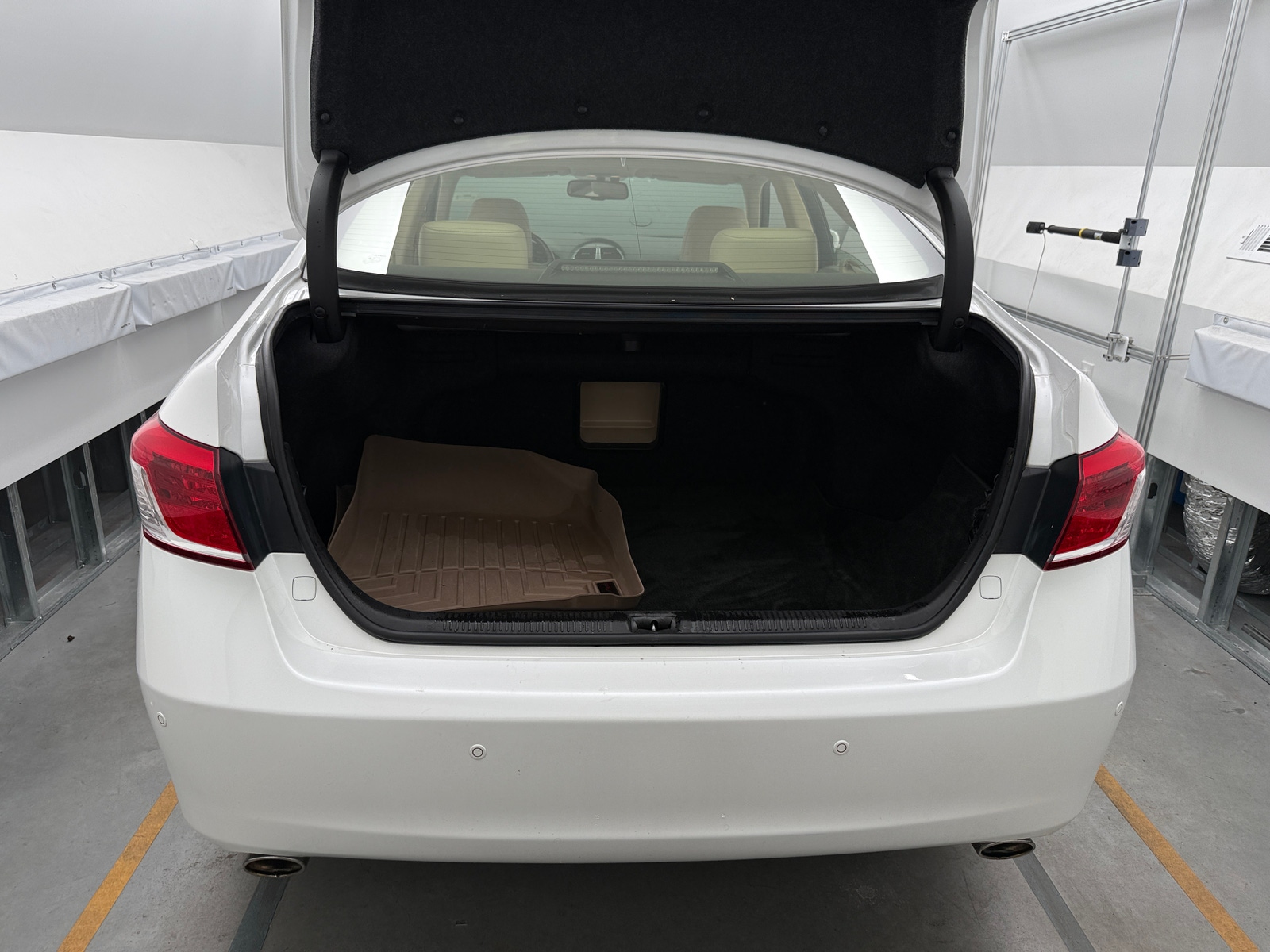 Thumbnail: 2012 Lexus ES - 6