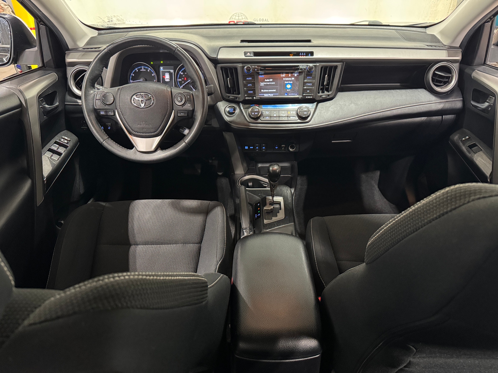 Thumbnail: 2018 Toyota RAV4 - 3