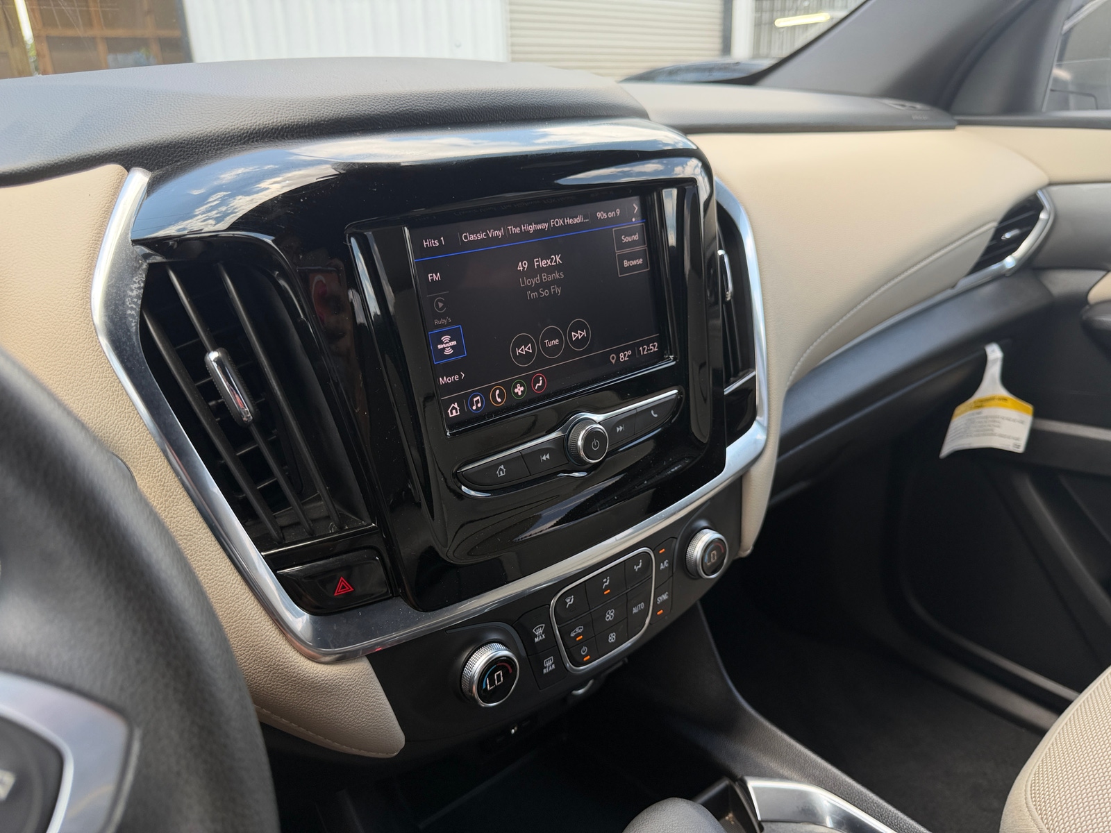 Thumbnail: 2022 Chevrolet Traverse - 4