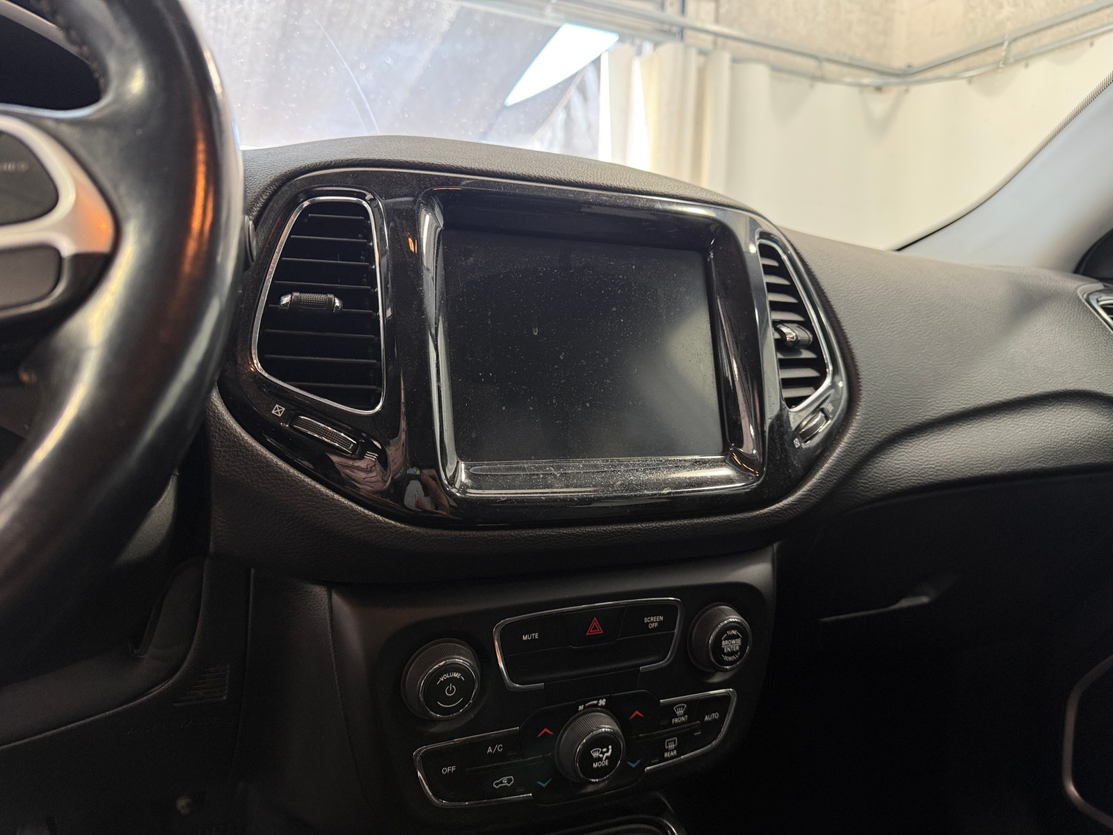 Thumbnail: 2020 Jeep Compass - 3