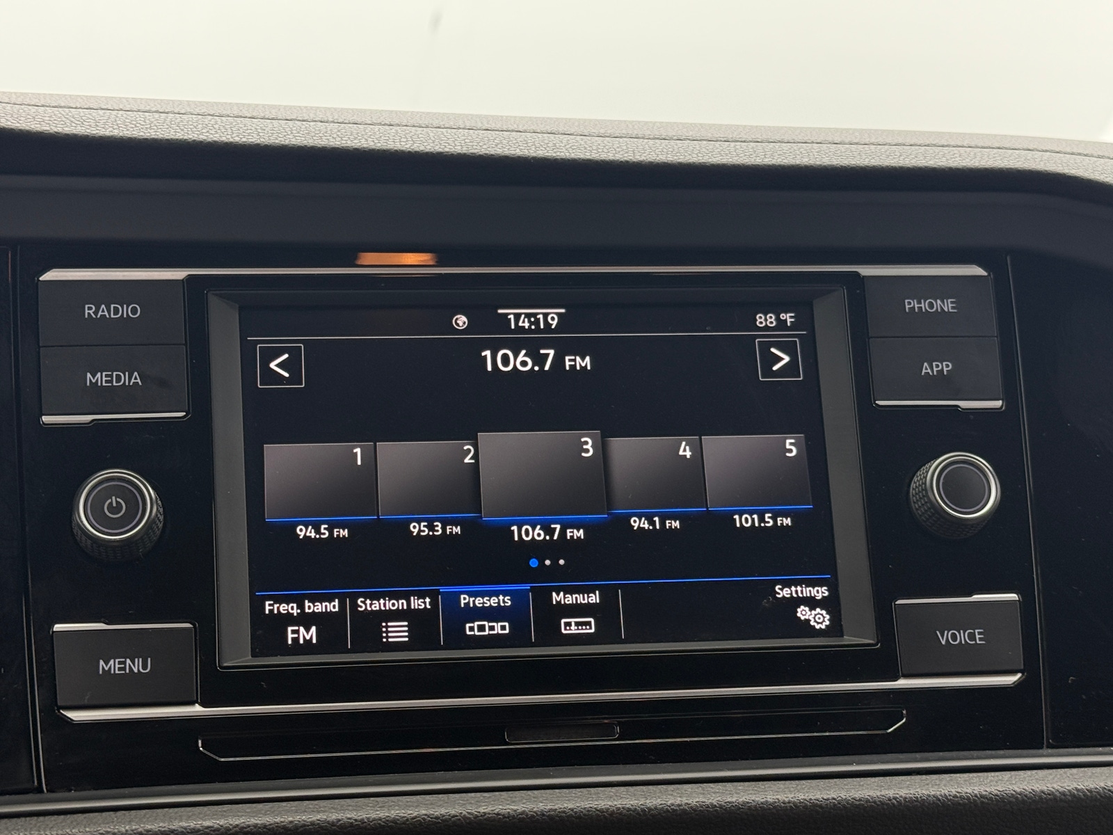 Thumbnail: 2020 Volkswagen Jetta - 3