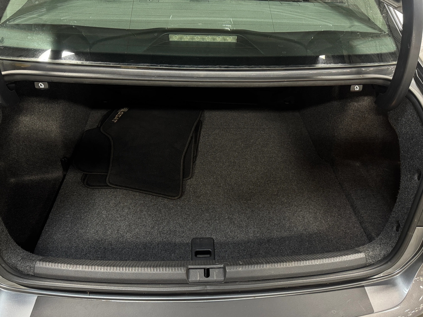 Thumbnail: 2013 Volkswagen Passat - 6