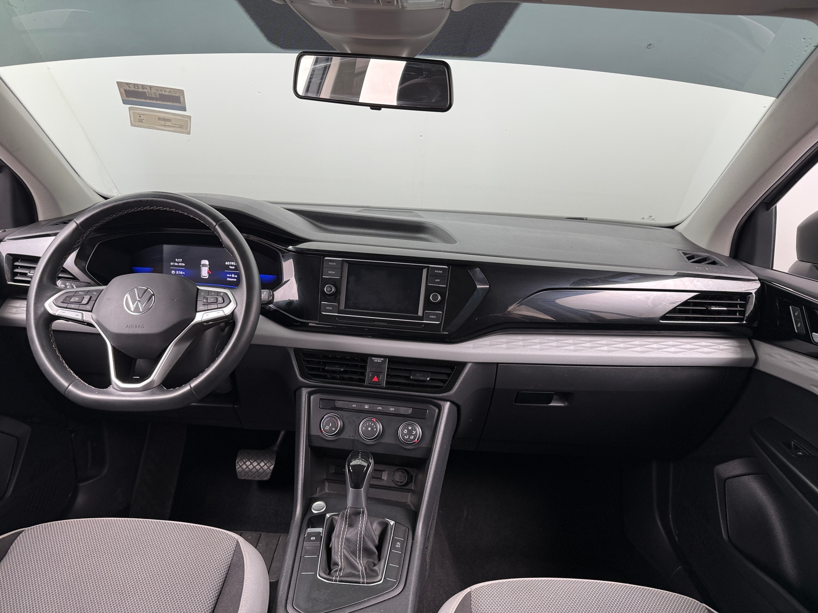 Thumbnail: 2022 Volkswagen Taos - 3