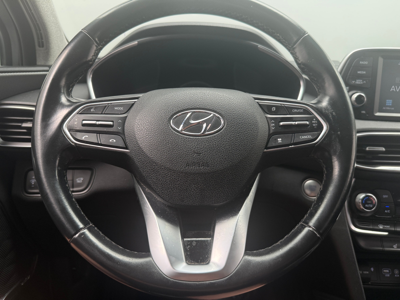 Thumbnail: 2020 Hyundai Santa Fe - 4