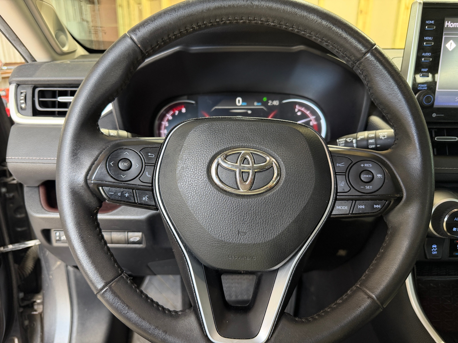 Thumbnail: 2022 Toyota RAV4 - 4