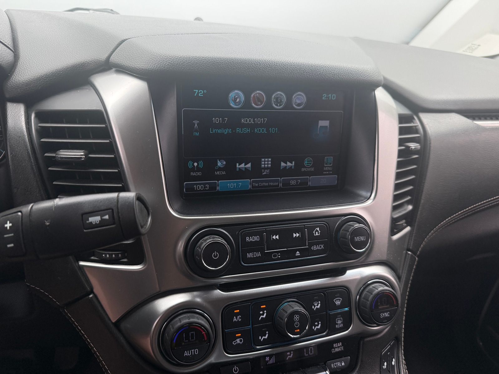 Thumbnail: 2019 Chevrolet Tahoe - 3