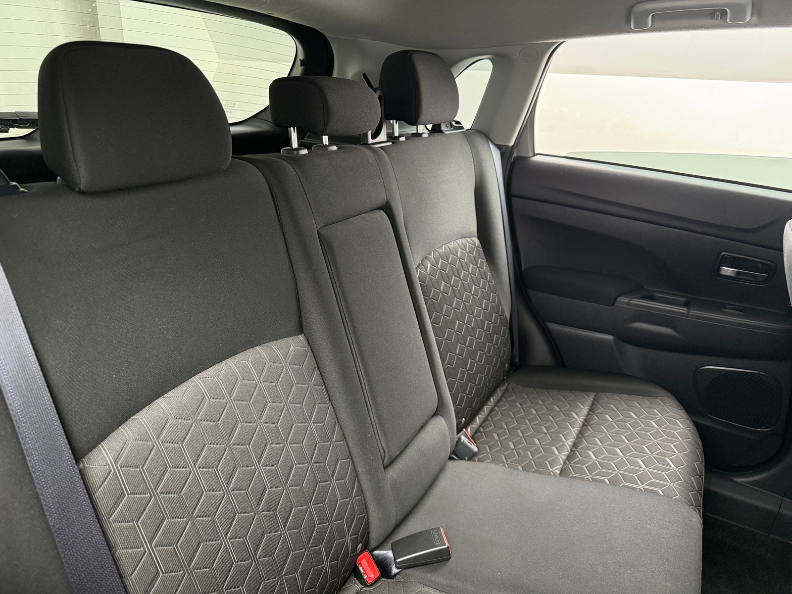 Thumbnail: 2024 Mitsubishi Outlander Sport - 6