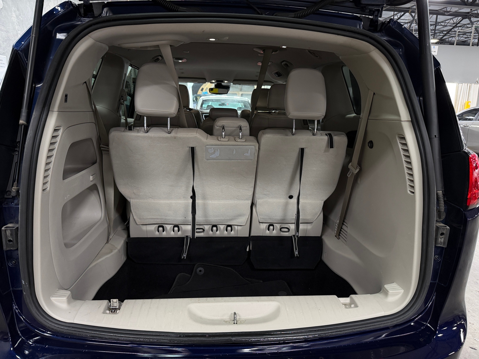 Thumbnail: 2019 Chrysler Pacifica - 6