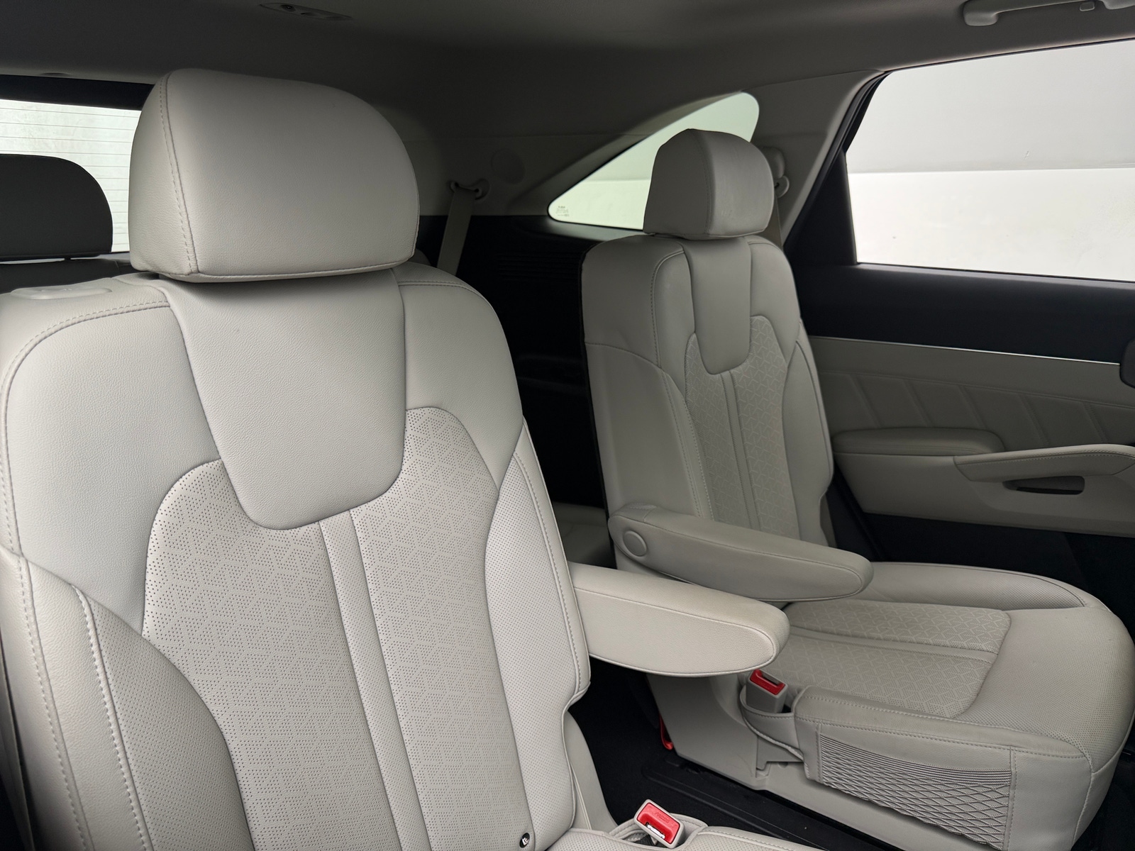Thumbnail: 2022 Kia Sorento - 5