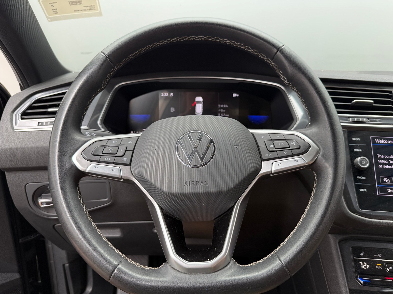 Thumbnail: 2023 Volkswagen Tiguan - 4
