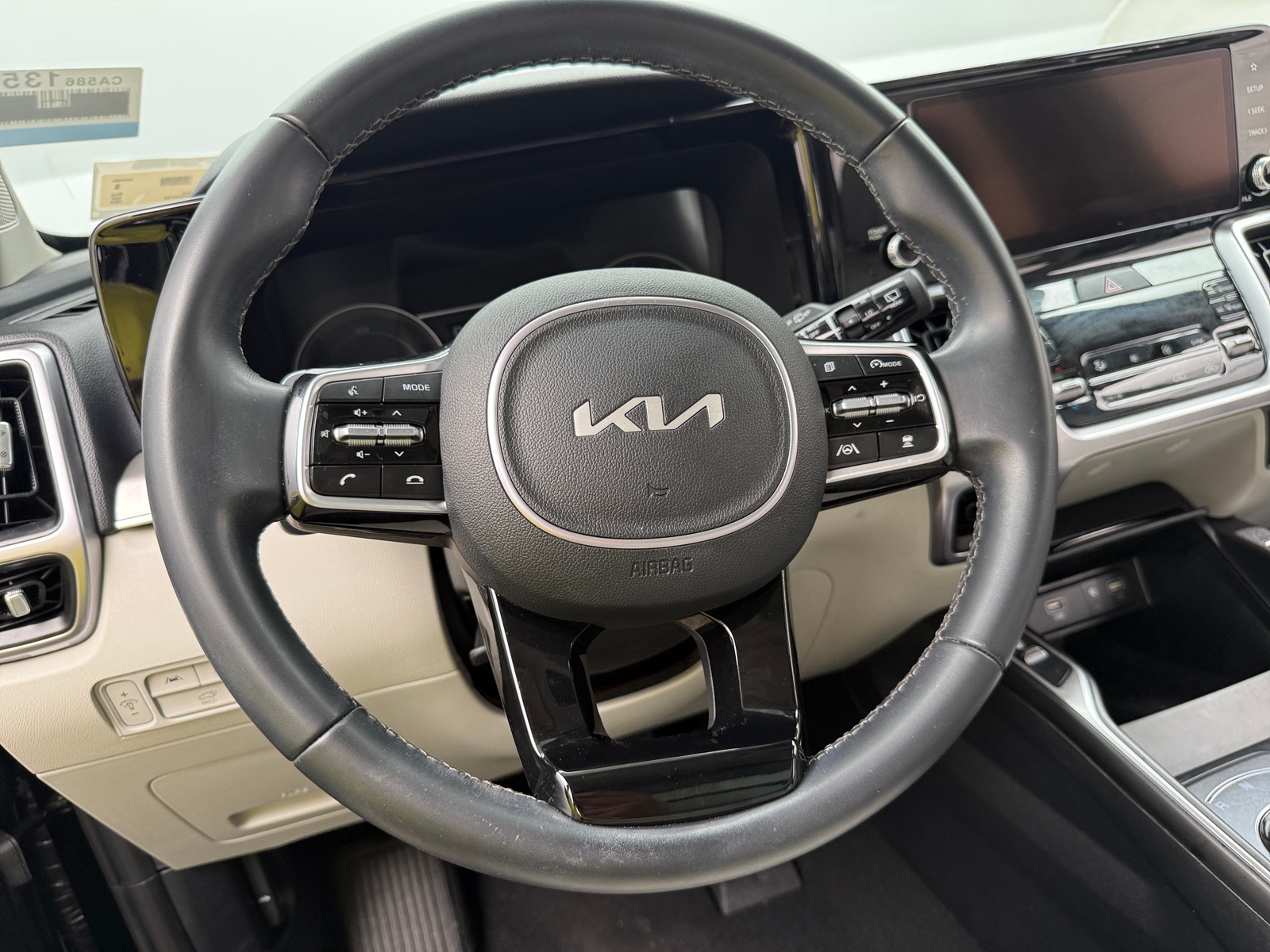 Thumbnail: 2023 Kia Sorento - 4