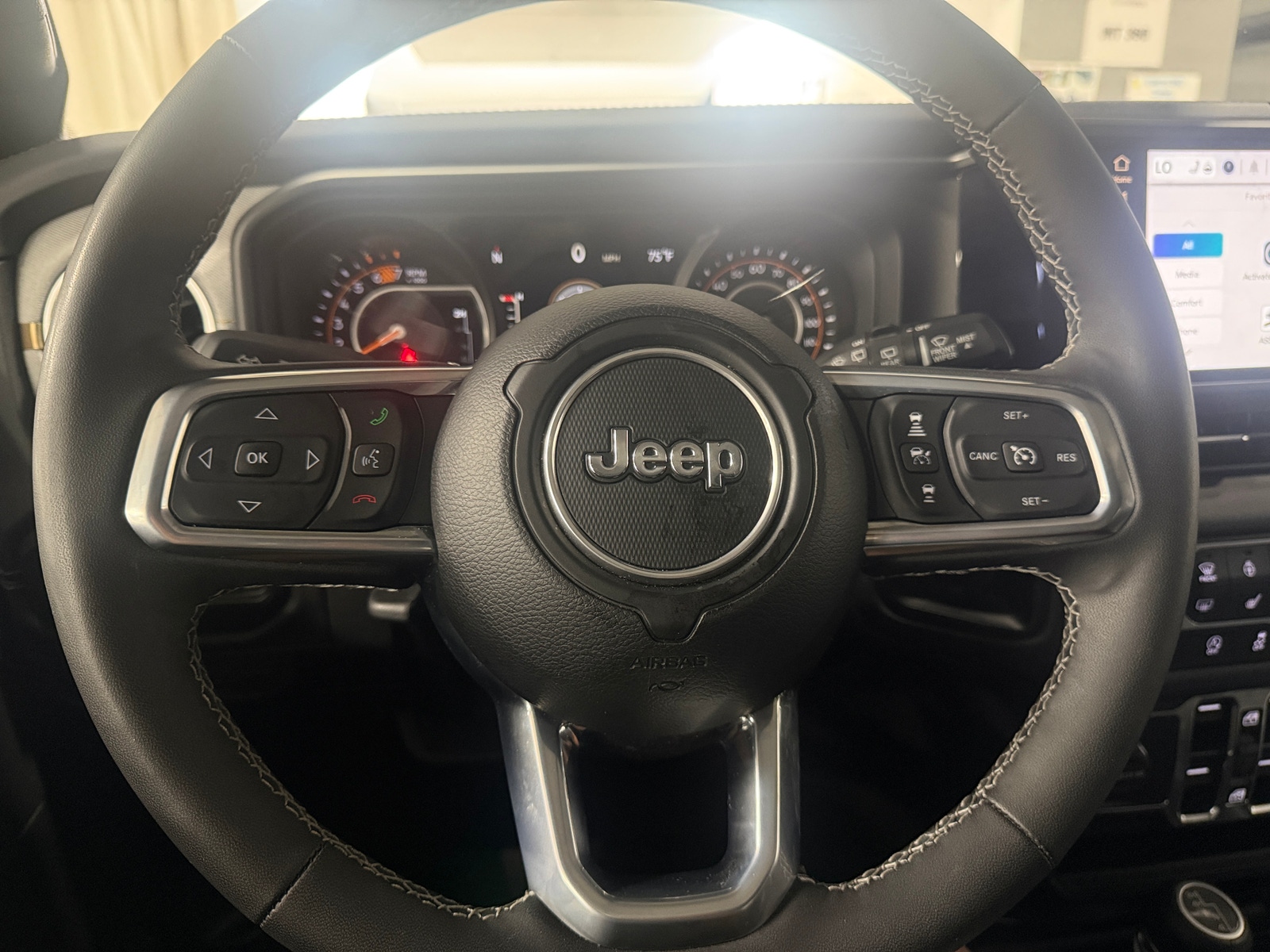 Thumbnail: 2025 Jeep Wrangler - 5