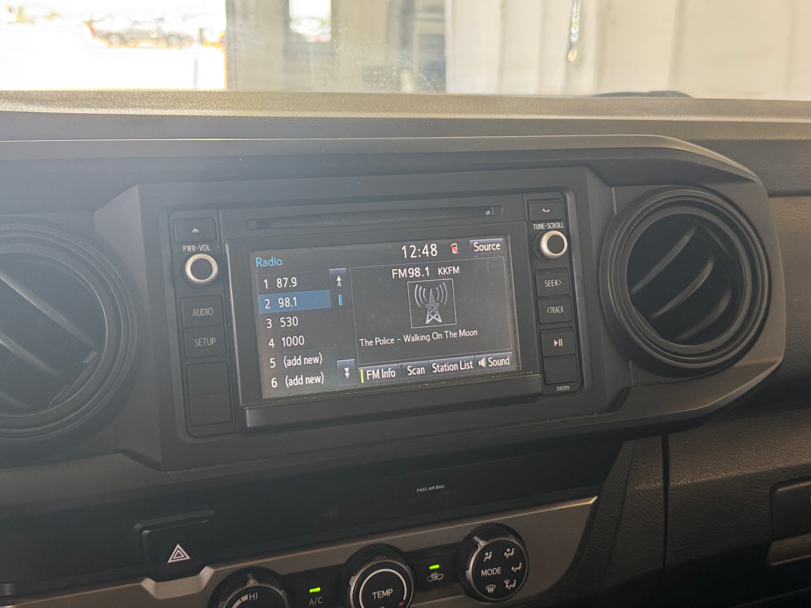 Thumbnail: 2019 Toyota Tacoma - 4